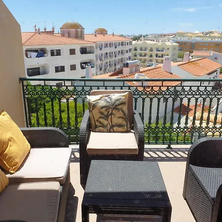 Oura T1 Coral , Close To The Strip, Swimming Pool, Wi Fi, A/c * Albufeira