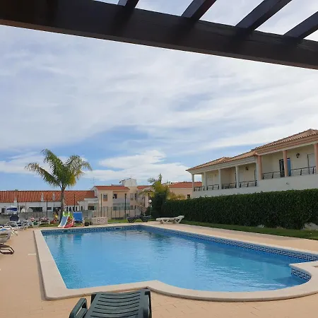 Oura T1 Coral , Close To The Strip, Swimming Pool, Wi Fi, A/c Apartment